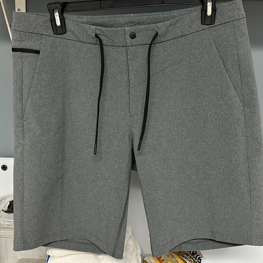 RARE Lululemon 3rd Street Short Men’s Sz 38